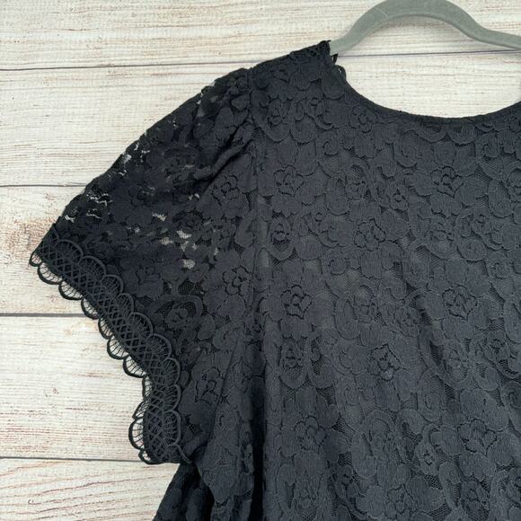 Torrid Stretch Lace Surplice Crop Top‎ Women's Size 4X Black - Picture 13 of 14